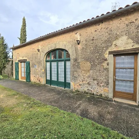 Charmante Maison En Pierre Avec Cheminee Et Animaux Acceptes - Fr-1-616-165